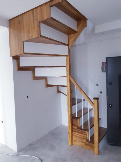 Klasık budaklı çam model 10